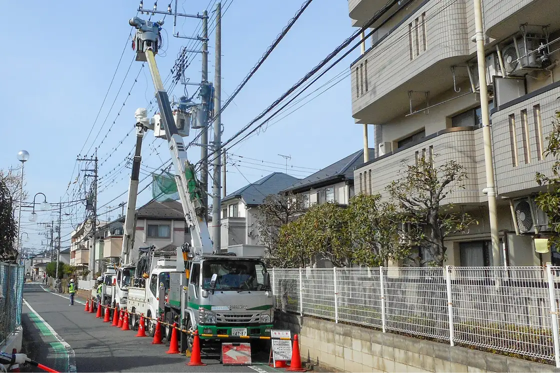 架空配電線工事の様子
